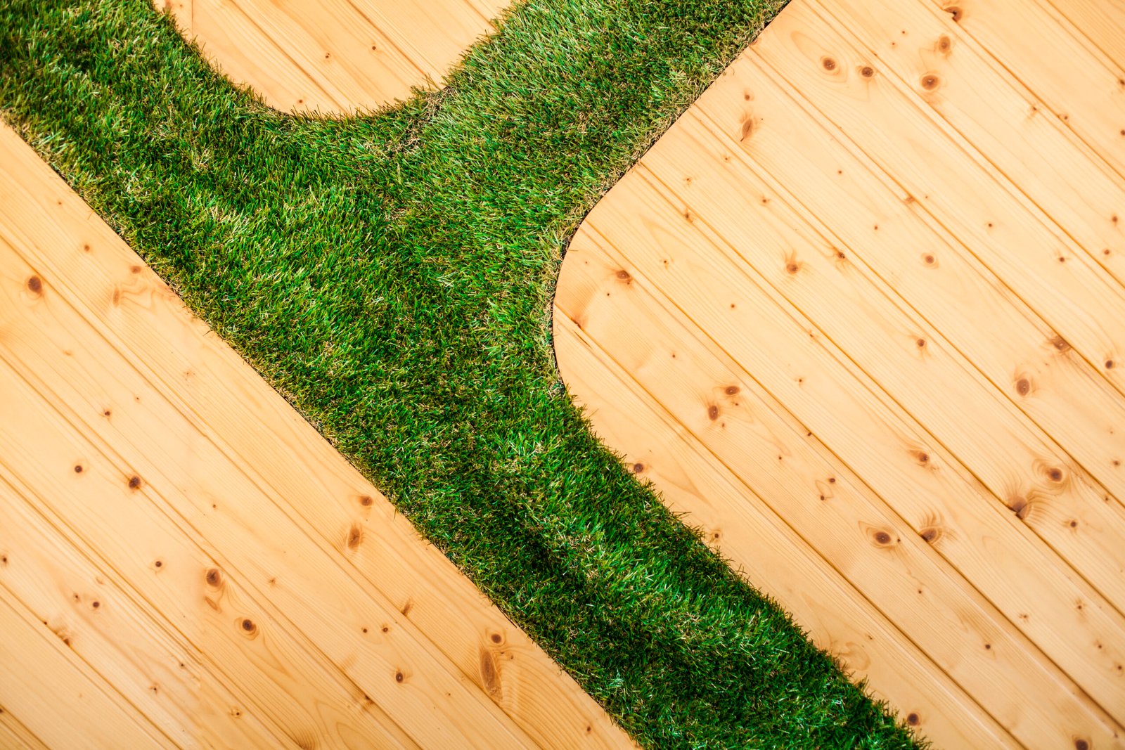 surface-with-planks-grass